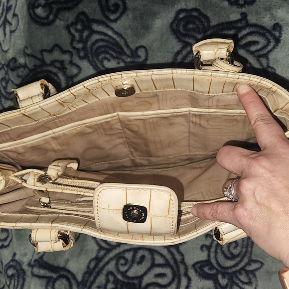 Liz Claiborne white purse with three compartments plus extra pockets. - Picture 5 of 7